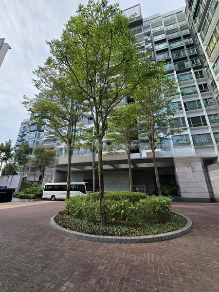 6 Bed Condo for Rent in  The Infiniti - Image 1